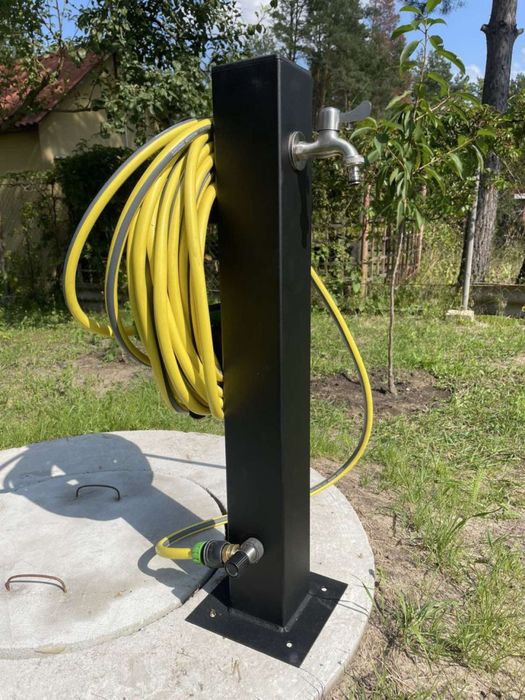 Садова колонка з тримачем для шлангу