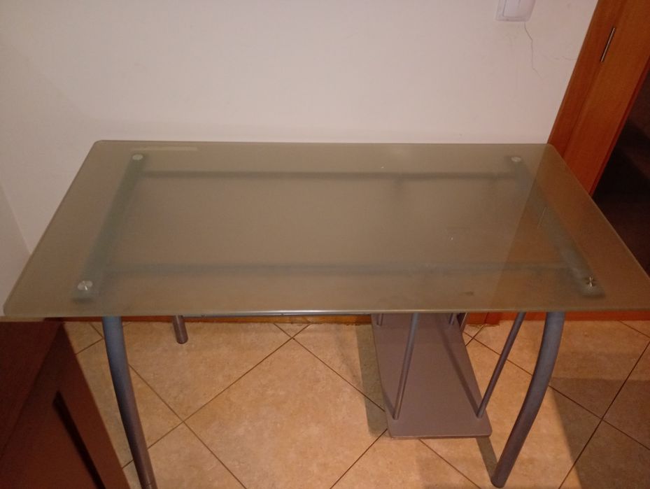 Secretaria em vidro