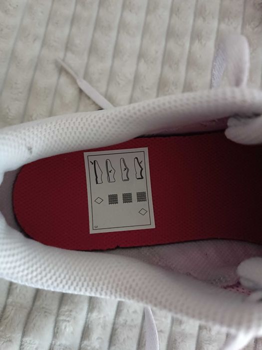 Кросівки жіночі (39 розмір) NIKE