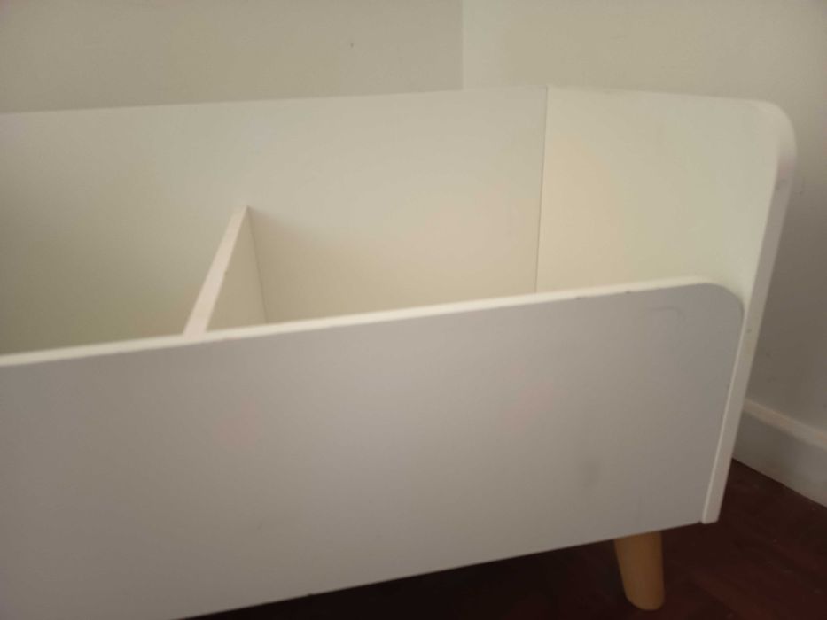 Arca para livros ou jogos e prateleiras