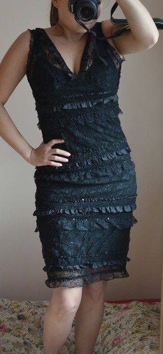 36(S) mała czarna wyjątkowa i piękna koronkowa sukienka ECHO