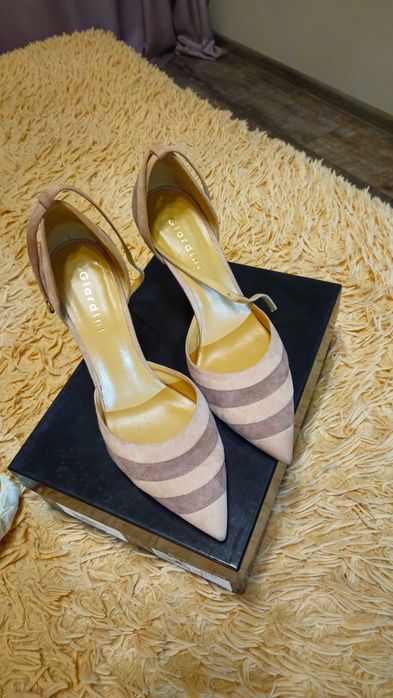 суперские босоножки