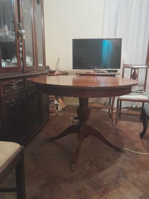Mobília de sala quarto cadeiras cristaleira mogno e mesa redonda