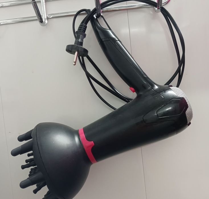 Фен з дифузорною насадкою