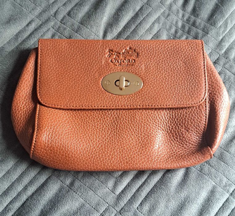 Bolsa/Carteira com Aba e Fecho Metálico - Castanha