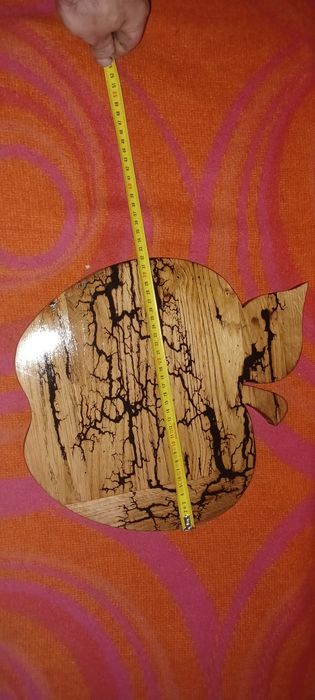Dębowa deska do serwowania wypalana figury Lichtenberga