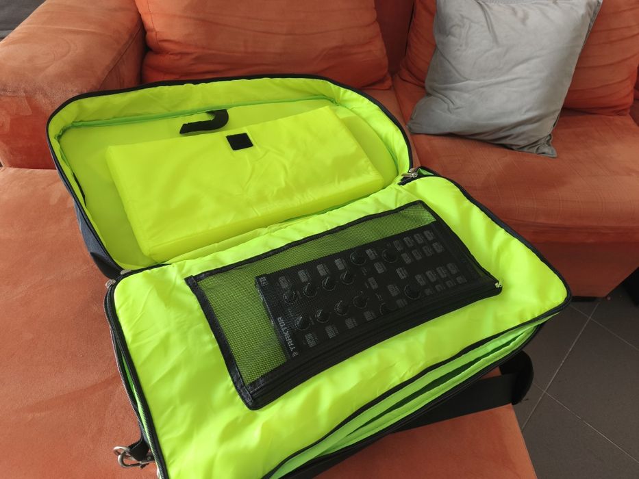 Traktor Kontrol S2 MK3 – Muito Bom Estado + Oferta de Saco de Transporte