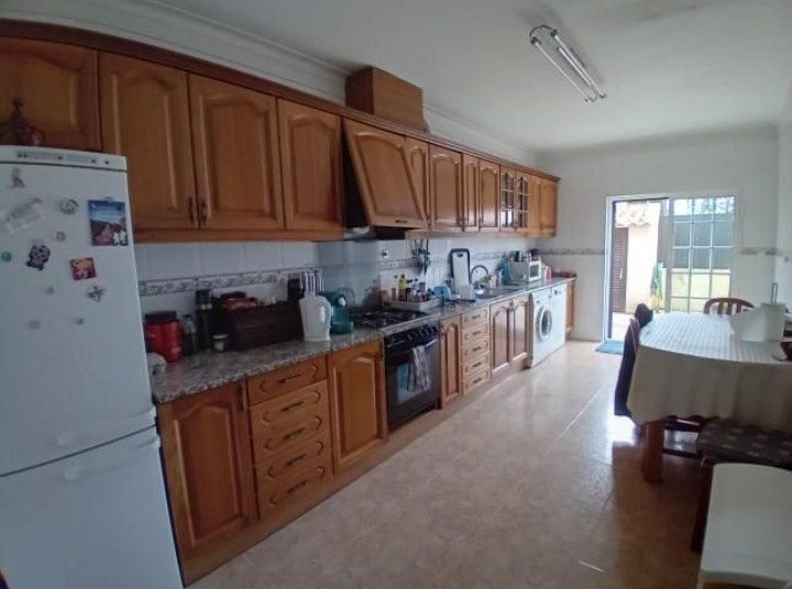 Quarto para arrendar charneca de Caparica