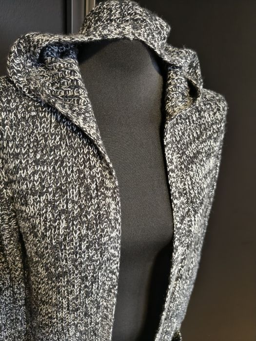 Sweter z kapturem r.40