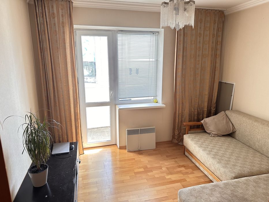 Продаж 3-кімнатної квартири, Драгоманова 25