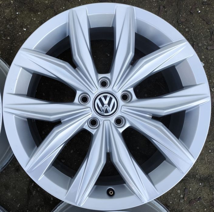 Felgi aluminiowe VW Tiguan T-Roc Passat Sharan 7x18 ET43 5x112