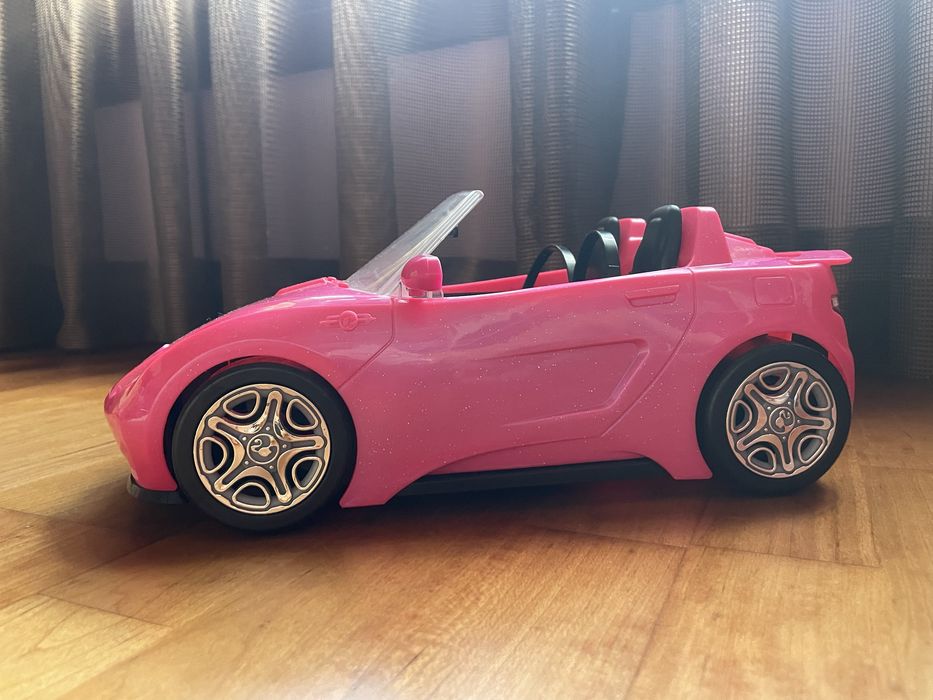 Carro descapotável da Barbie