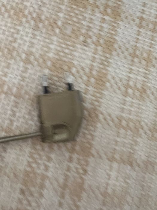 2 candeeiros loiça branca e abajur verde claro