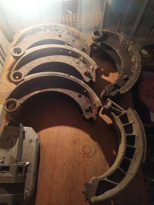 Гальмівні колодки ЗИЛ-130