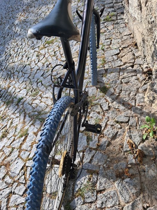 Bicicleta vtt francesa