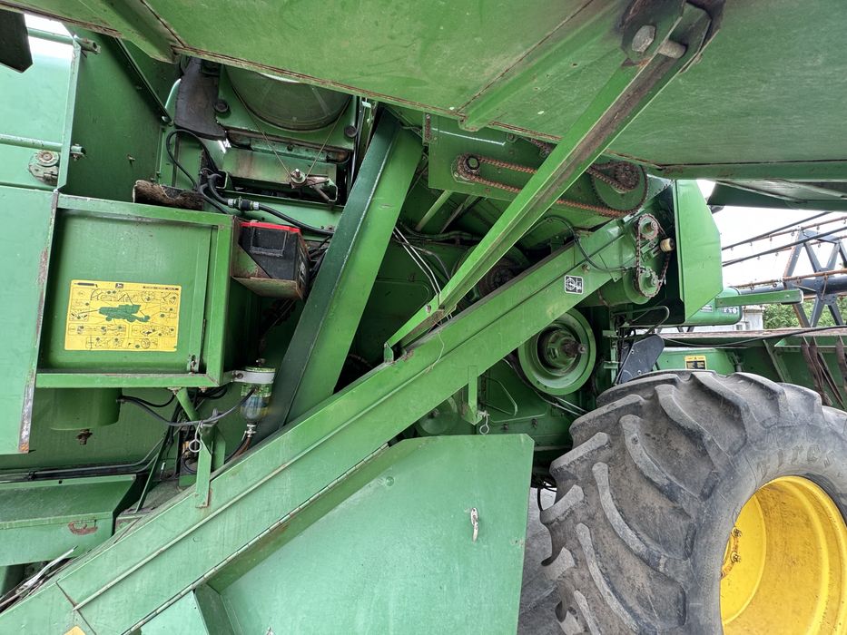 John Deere 1075