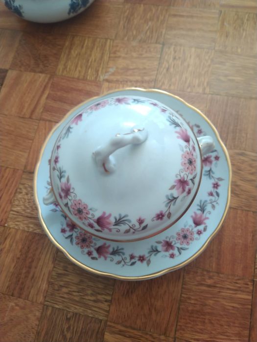 Decorative Items64738060343938121