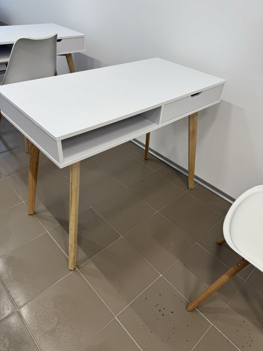 Стіл письмовий jusk терміново з дефектом