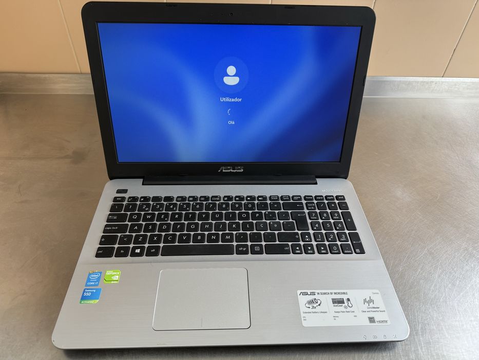 Portatil Asus X555L
