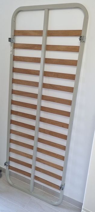 Varios estrados para cama de solteiro sem pes ler descrição