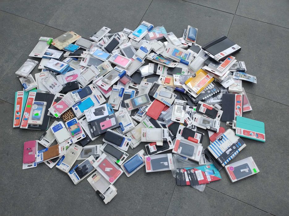 Mix hurt pokrowce etui Hama telefon tablet, Samsung, Apple, ok 150 szt