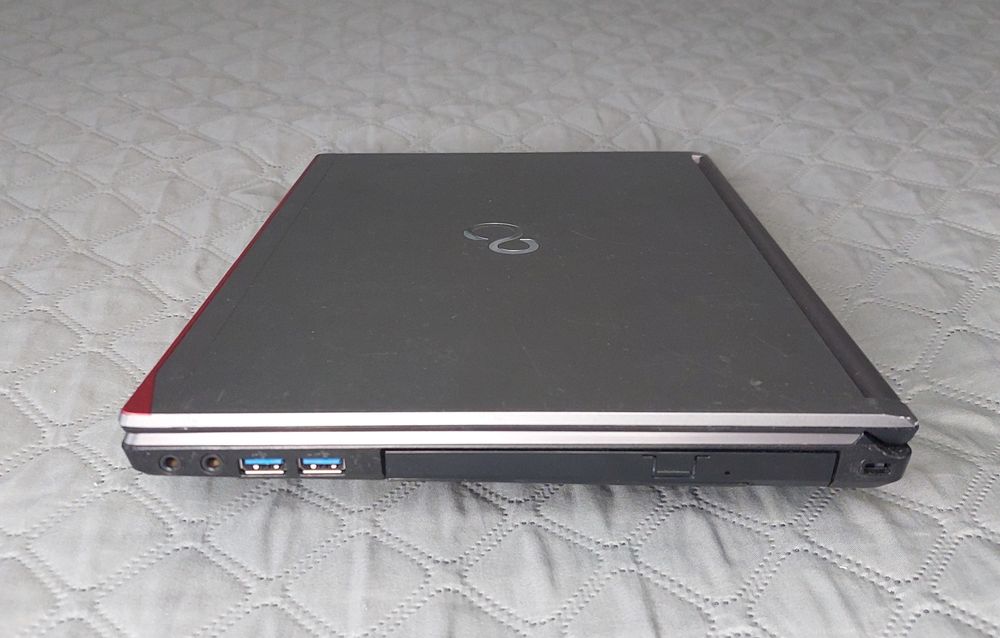 Ноутбук Fujtsu LifeBook E736/ i5-6200U/ 10 Gb/ SSD 240Gb/ БатареяРобоч