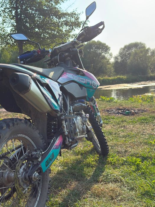 Подам мотоцикл Geon GNS 300