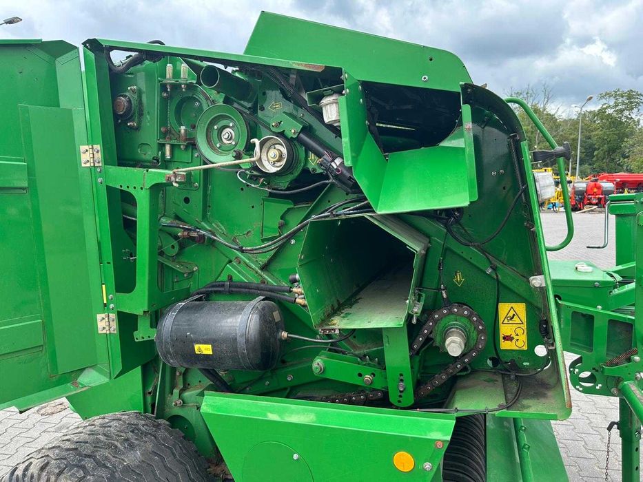 Prasa John Deere 623 MultiCrop