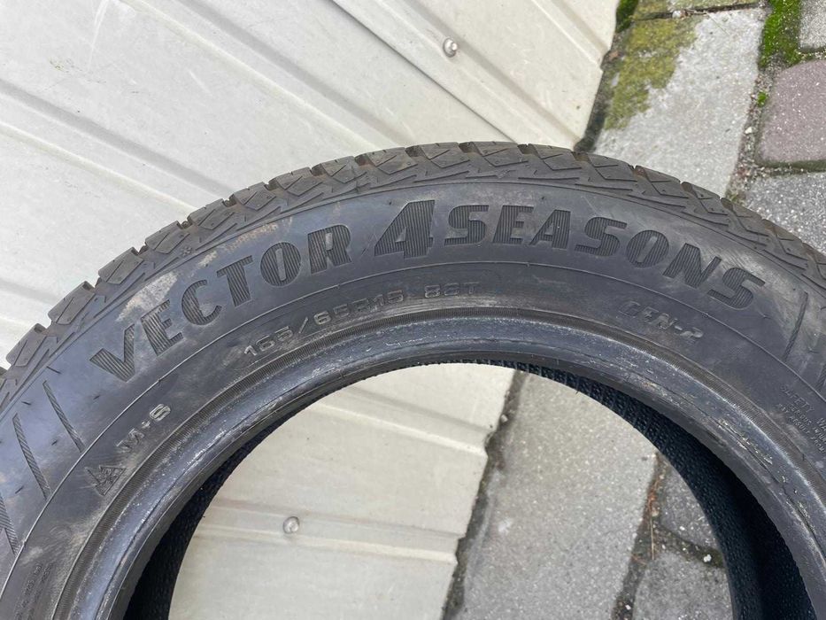 1x Opona GoodYear Vector 4 Seasons 185/65r15 88T 7mm