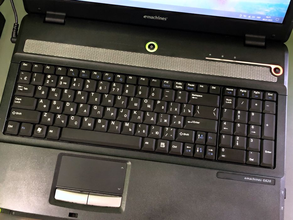 17" | SSD+HDD | Windows 10 | 1.9Ghz 4Gb DVD-RW | Acer eMachines G620