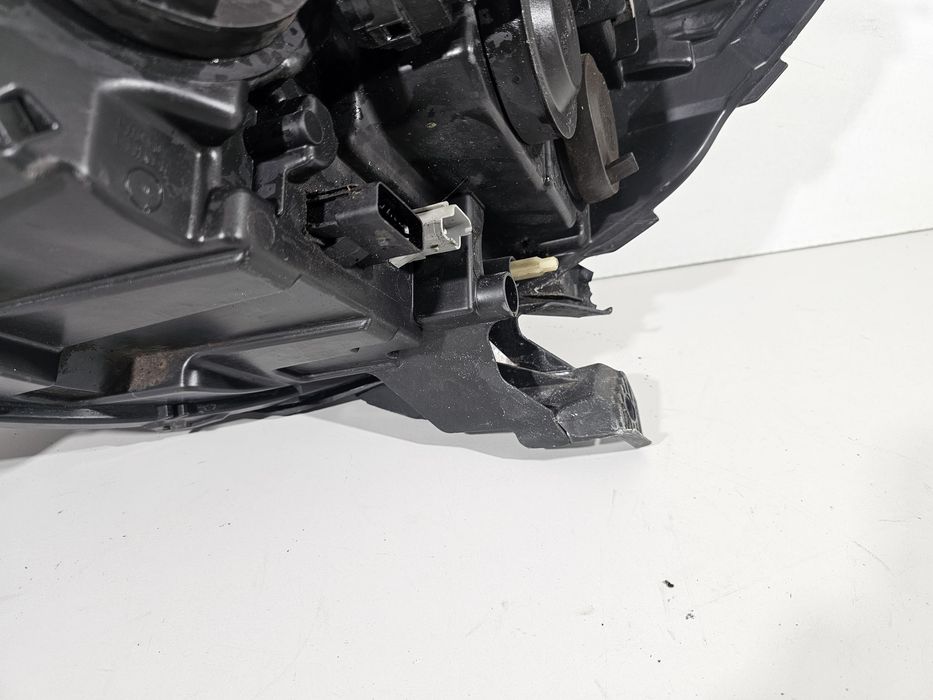 Renault clio iii 3 lift lampa przód przednia soczewka prawa