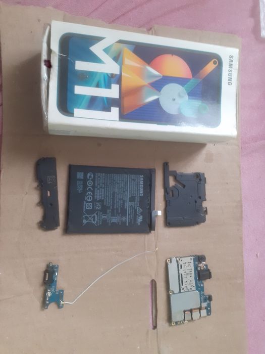 Материнська плата Samsung M11 пам'ять 32 ГБ та інші запчастини