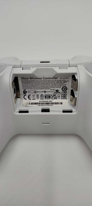 Pady Xbox One TMR Hall Effect Zero Driftu | 1914 Carbon Black / Robot White / Gears 5