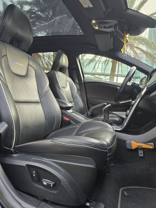 VOVO V40 R-DESIGN 1.6 115CV FULL EXTRAS aceito retoma 
2014//08

-GPS