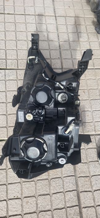 Farol esquerdo Ford Ranger