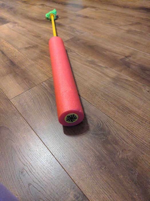 Водяний пістолет-помпа