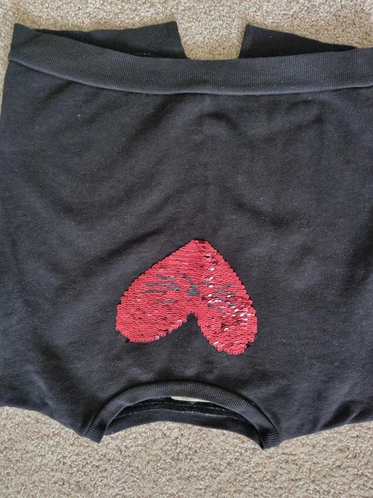 Bluza z czerwonym cekinowym sercem ZARA 7 lat