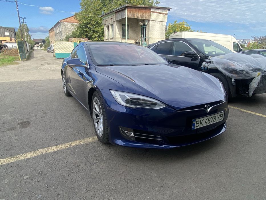 Продам Tesla s