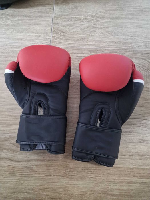 Wolnostojąca gruszka bokserska.