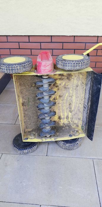 Niemiecki elektryczny wertykulator Kynast  Rasant 40 1500W aerator kos