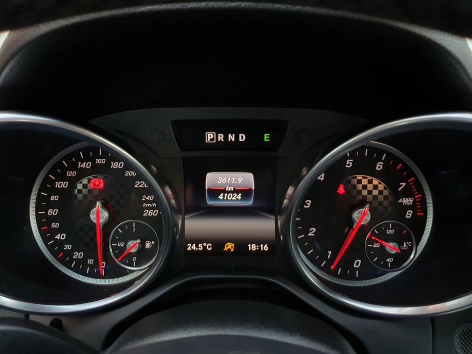 Mercedes-Benz SLC 180 9G-TRONIC RedArt Edition