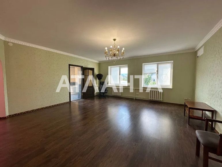 Капитальный дом в пригороде