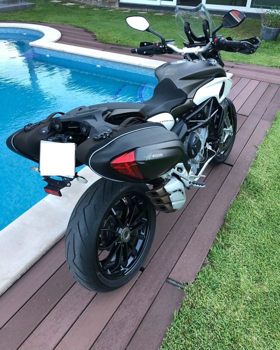 MV Agusta Stradale 800