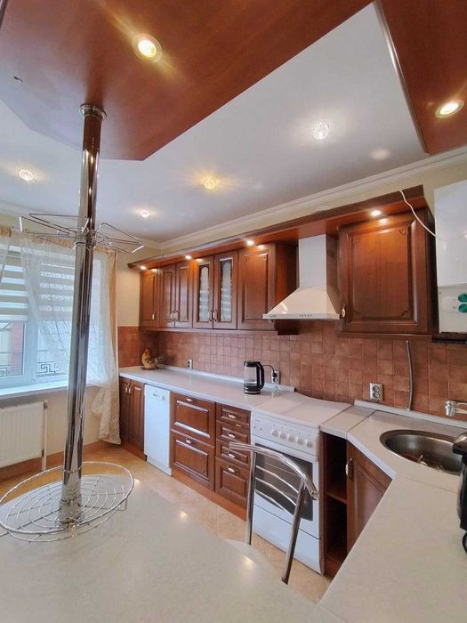 Комфортний будинок, Шевченківський район! Без комісії!