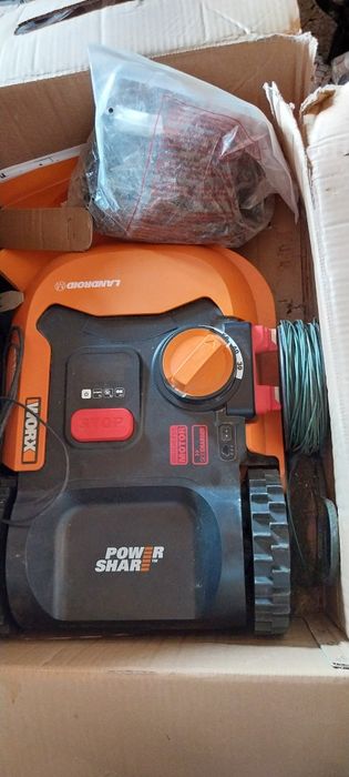 Robot works odkurzacz