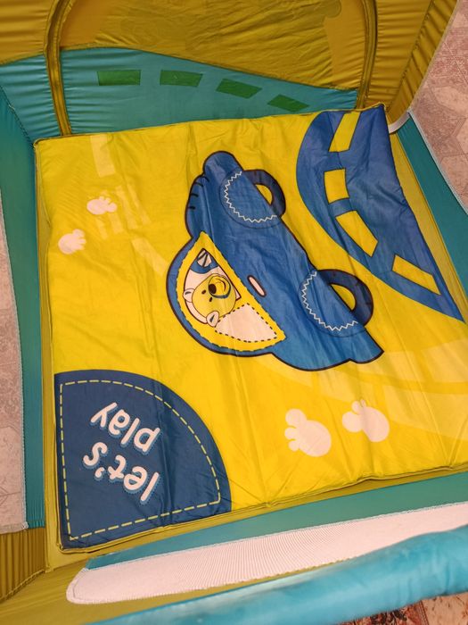 Продам дитячий манеж.