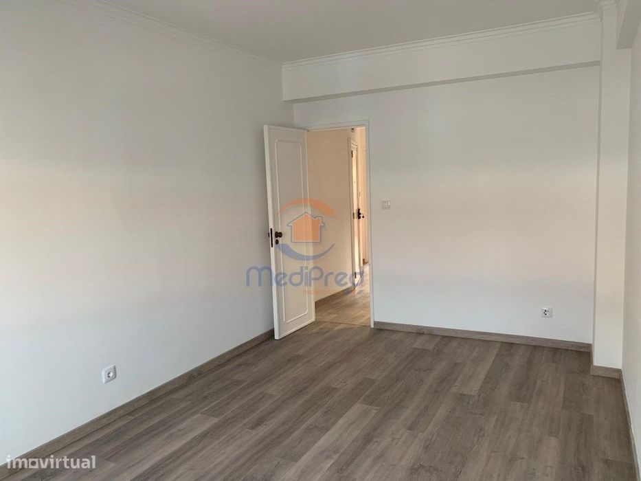 Arrendamento | Apartamento T2 remodelado em Odivelas