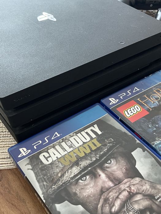 PlayStation 4 Pro 1TB + 3 pady + 3 gry | PS4 Pro | Zestaw