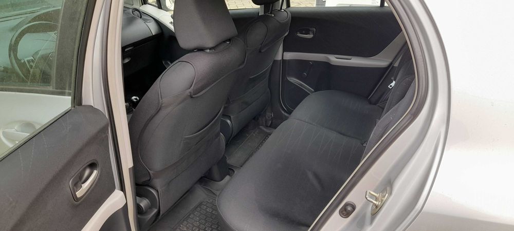 Тойота Ярис 2006г на автомате от первого владельца