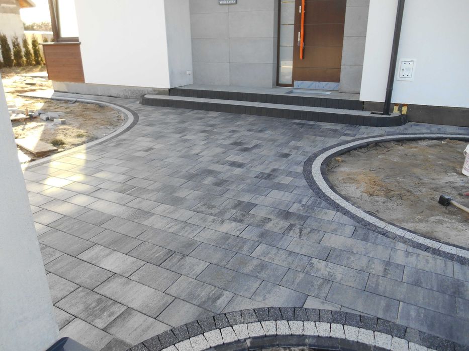 Układanie kostki brukowej brukarstwo kostka brukowa